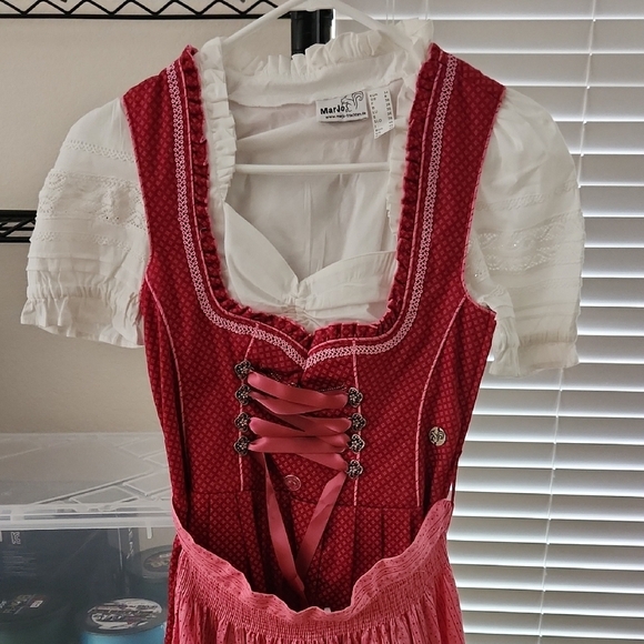 Authentic Dirndl Oktoberfest Dress - Picture 3 of 6